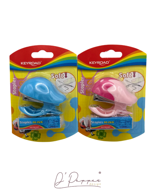Mini agrafador com saca-agrafos. Capacidade máxima de 10 folhas. Agrafos 24/6. Inclui 1000 agrafos.